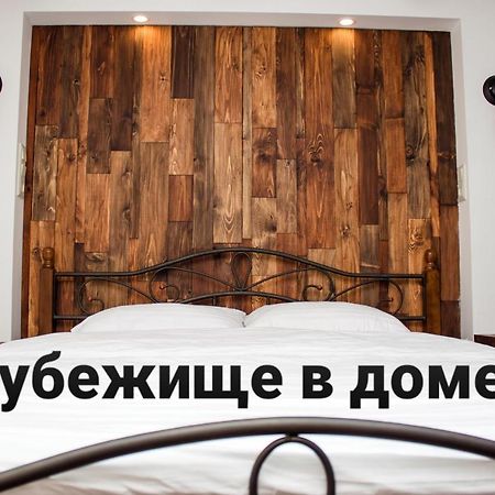 Apartment In The City Center In The House With Atlantes Odessa Exterior foto
